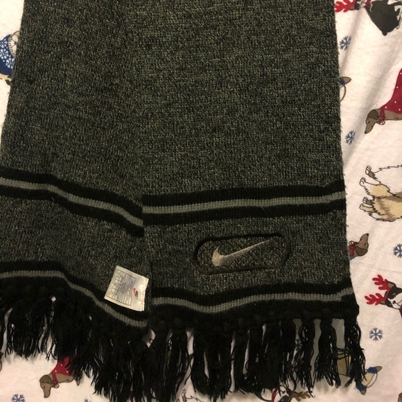 Nike winter scarf Clearance